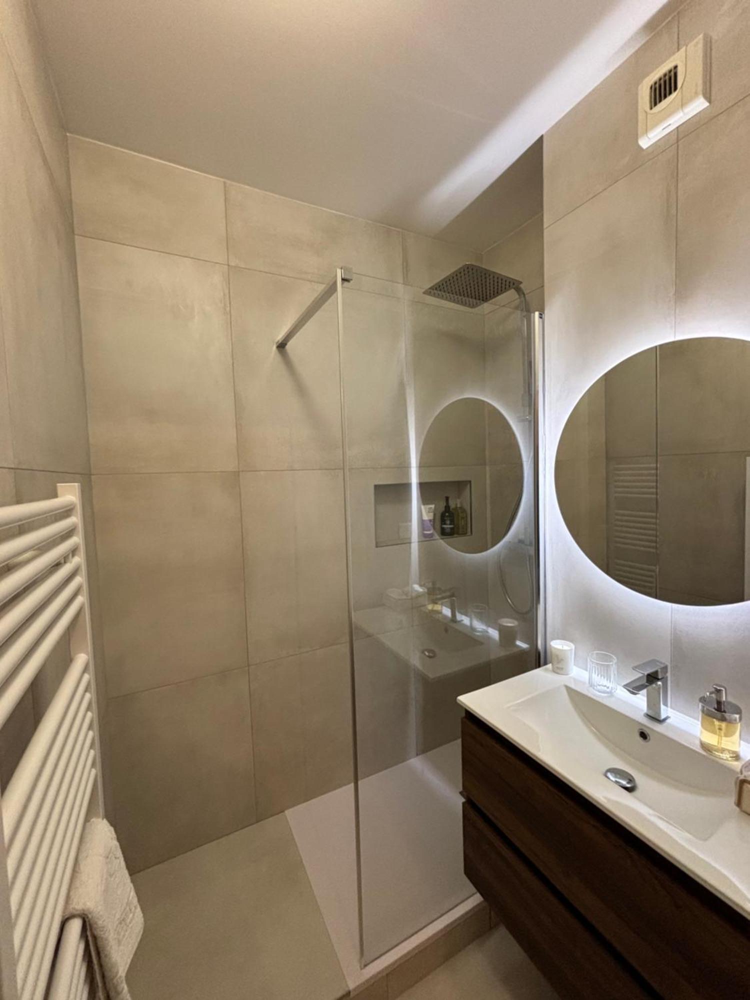 Le Boudoir - 2 Pieces Et Parking Apartamento Le Plessis-Robinson Exterior foto