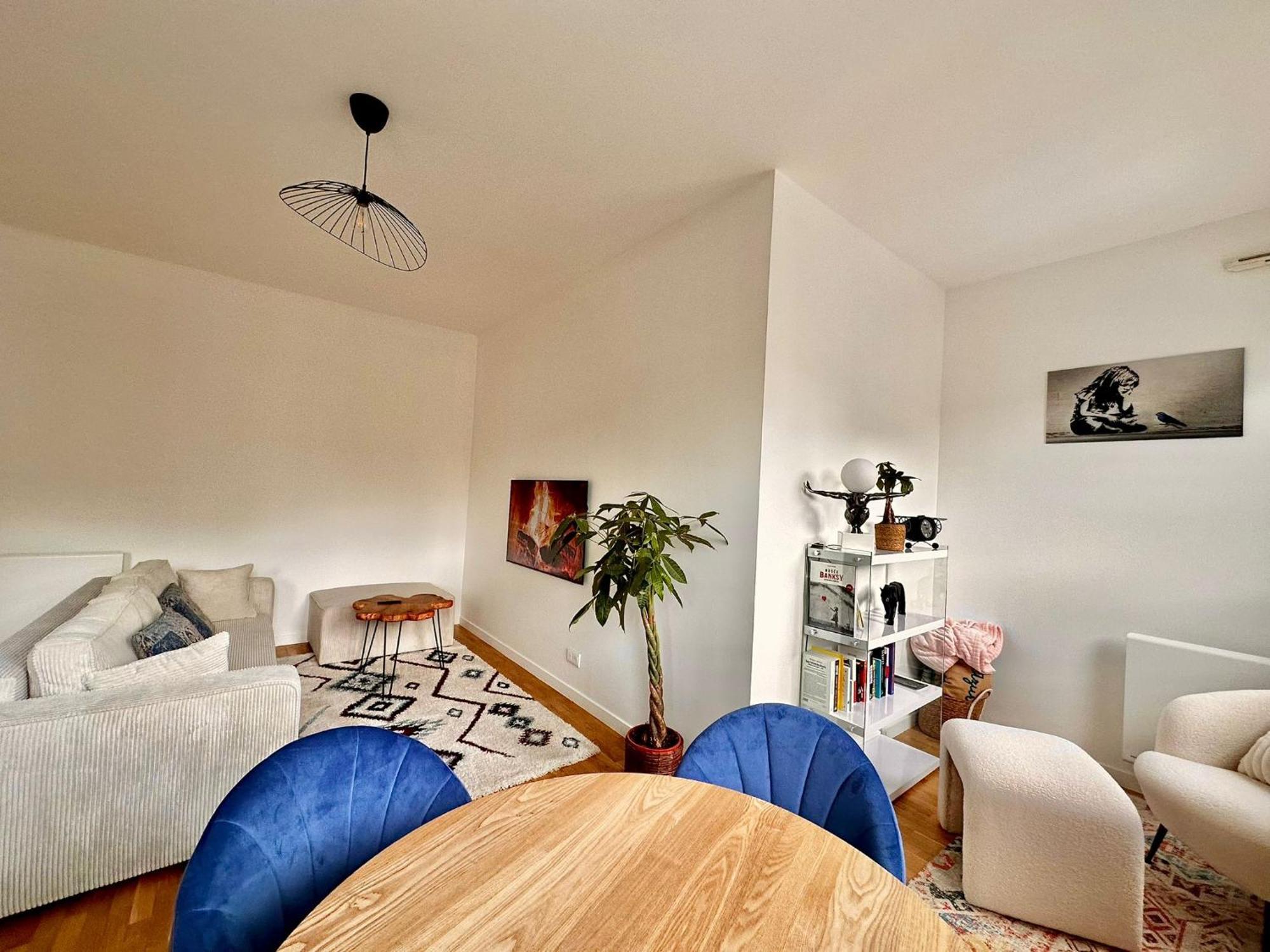 Le Boudoir - 2 Pieces Et Parking Apartamento Le Plessis-Robinson Exterior foto